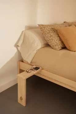 DUT mesita de noche con pata